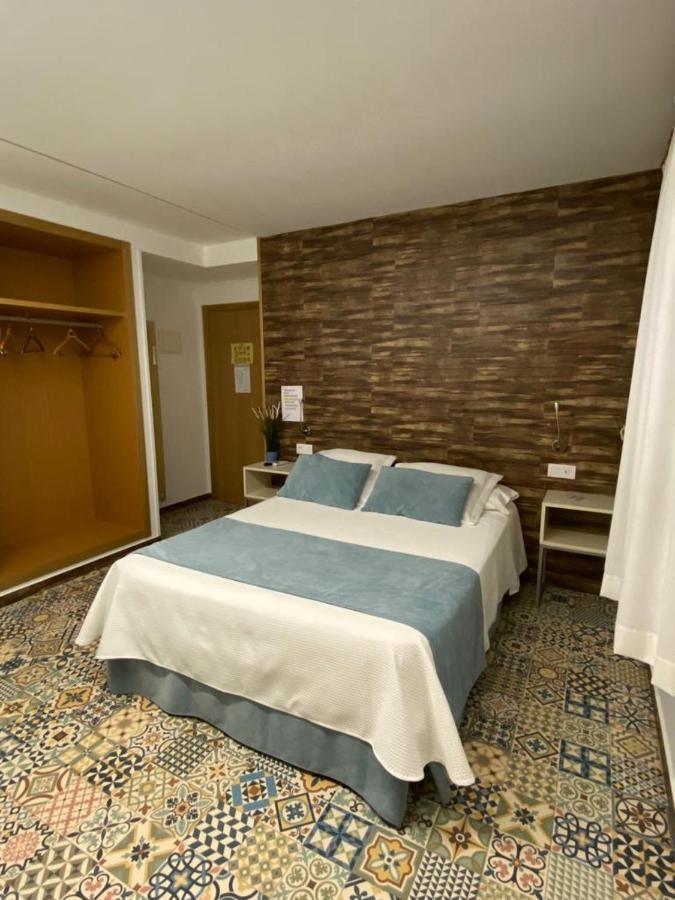 Hostal La Batuta Mogente Luaran gambar